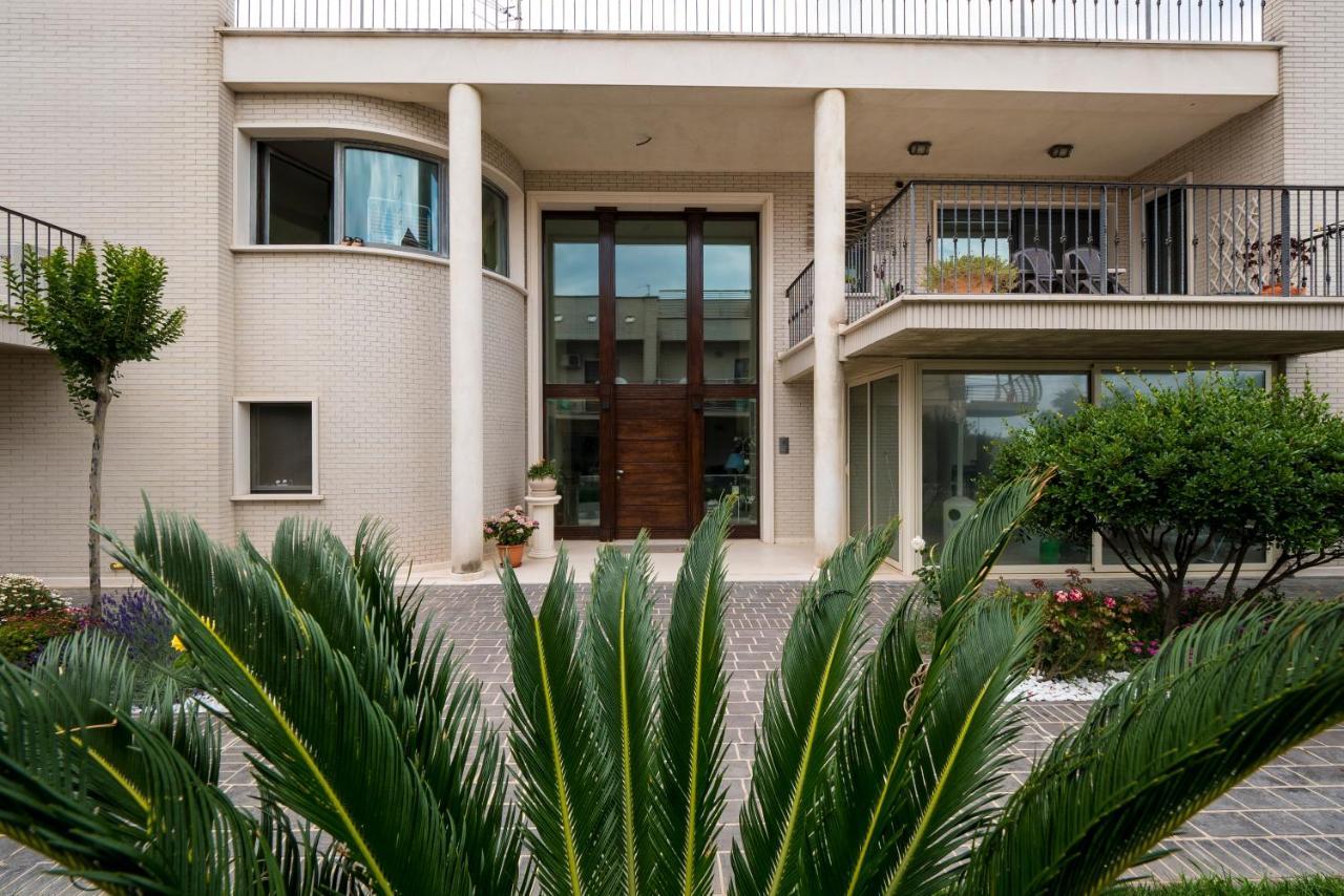 il Sorriso di Angelina Pescara Exterior foto
