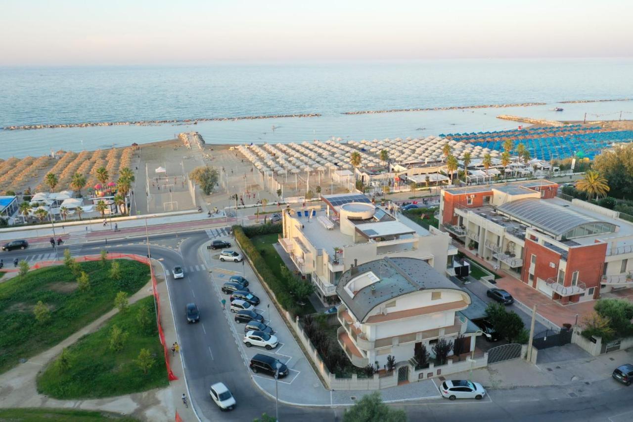 il Sorriso di Angelina Pescara Exterior foto