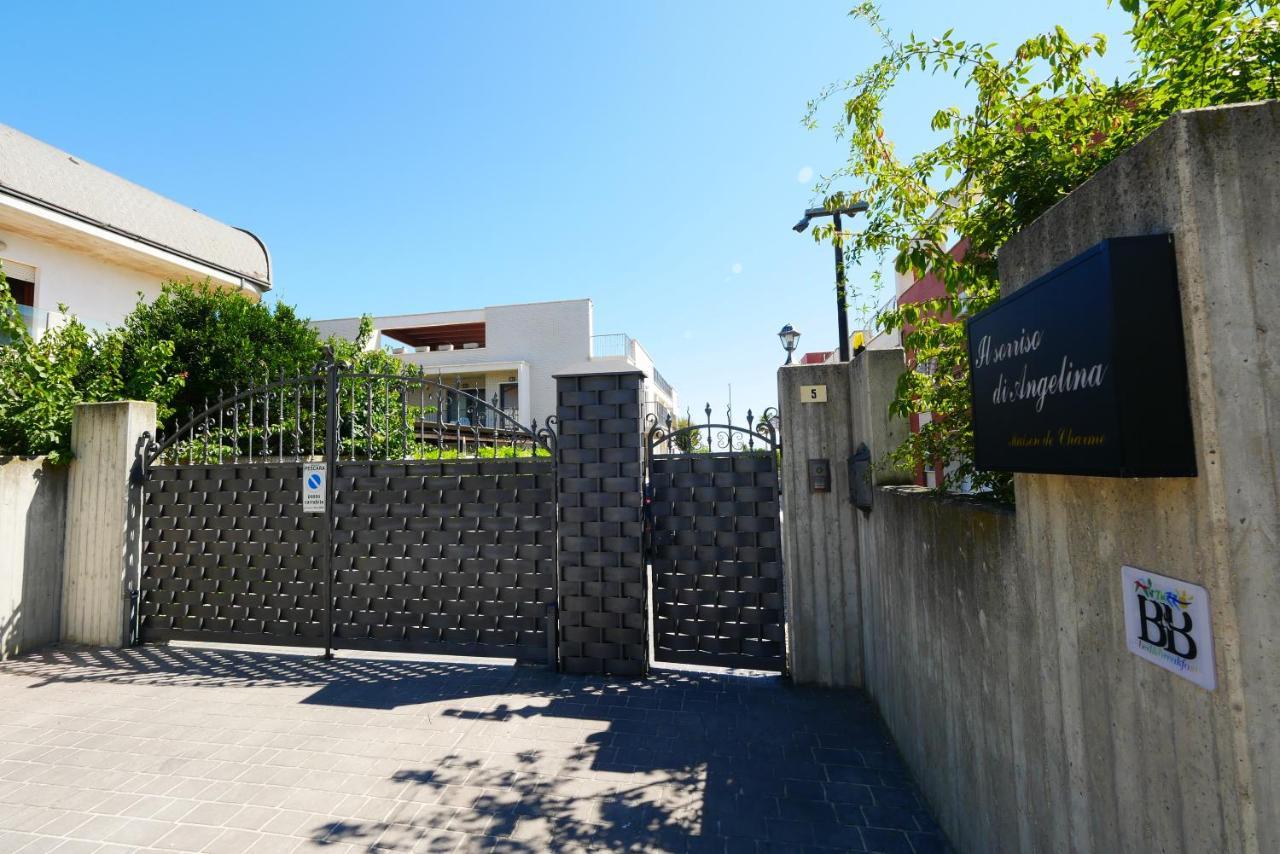 il Sorriso di Angelina Pescara Exterior foto