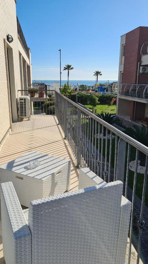 il Sorriso di Angelina Pescara Exterior foto